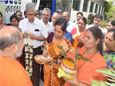 WELCOME OF SWAMI TEJOMAYANANDA JI.jpg